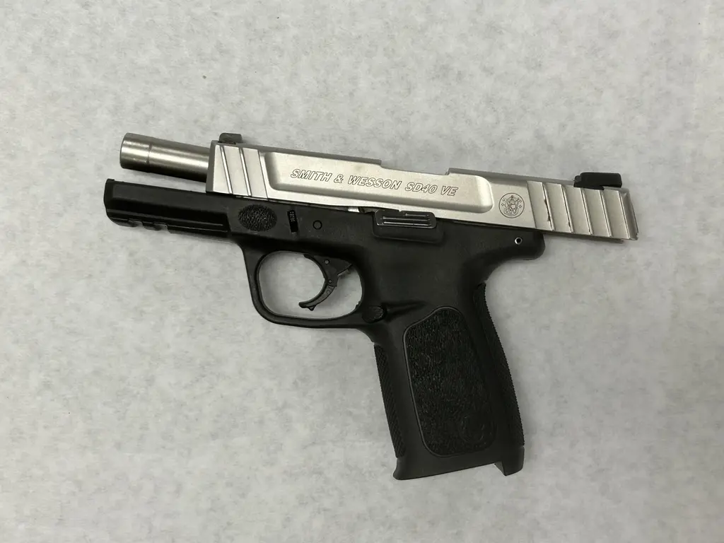 Smith and Wesson SD40